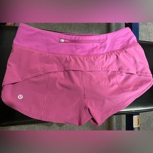 Lululemon Speedup 2.5” shorts